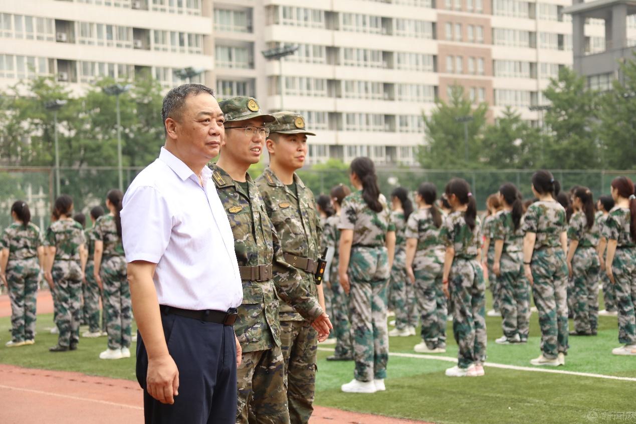 慰问承训部队教官